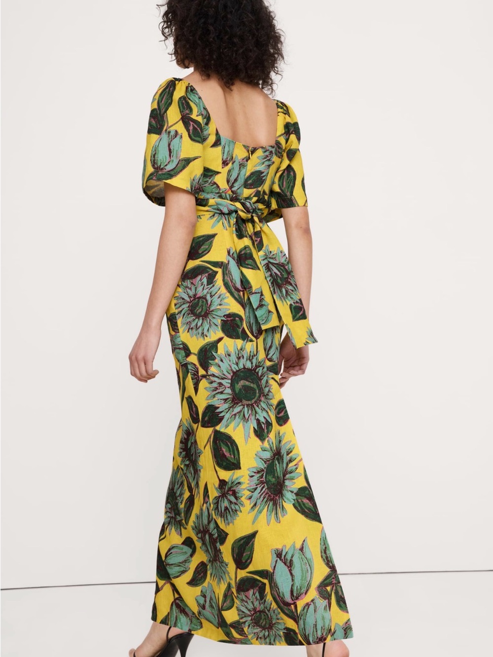 Banana Republic Linen
Sweetheart Maxi
Dress - Picture 3 of 6